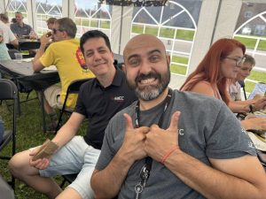 alt="Employé AMEC lors de la célébration 30e anniversaire AMEC"