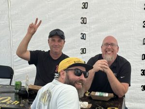 alt="Employé AMEC lors de la célébration 30e anniversaire AMEC"